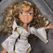 Bratz Costume Party Yasmin Angel White Wings Doll MGA Entertainment