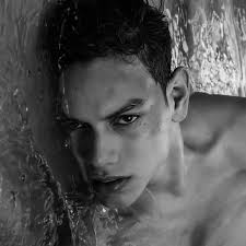 ELVIS RIVAS (@elvisrivasjr) • Instagram photos and videos