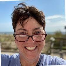 Carolyn Maltz's Instagram, Twitter & Facebook