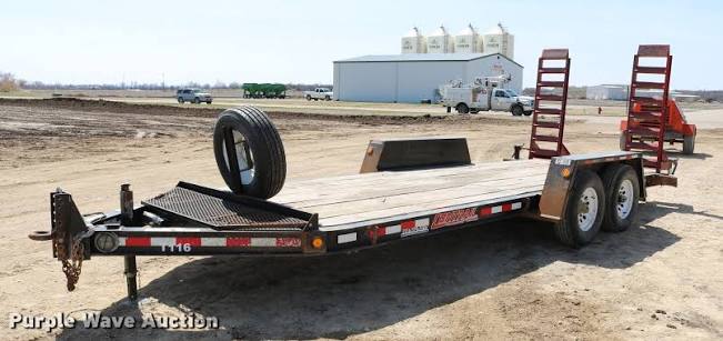 Towmaster C-10 Flatbed Trailer