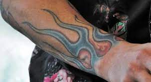 Pin By Chrisc On Chester Bennington R I P Everything Lp Chester Bennington Cool Bands Tatoos