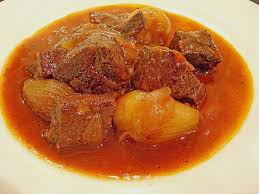 Stifado Ein Gutes Rezept Aus Der Kategorie Braten Bewertungen 60 Durchschnitt O 4 4 Stifado Rezepte Lebensmittel Essen