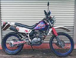 Suzuki Djebel 200 In 2021 Suzuki Bike Motorcycle