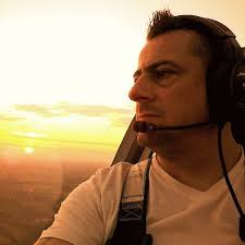 Liberazione #Archivi BOLOGNA, 21 APRILE 1945: LA GIOIA DOPO LA TEMPESTA Le  immagini che documentano il giorno della Liberazione di Bologna sono  un'esplosione di gioia. Nei volti che festeggiano per le strade