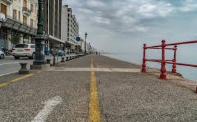 Check spelling or type a new query. Me Broxes Xalazi Kai Hlio Leme Shmera Kalo Ioynio O Kairos Sth 8essalonikh Typosthes