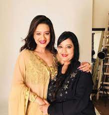 Her mother's name is sheela david sharma and her father's name is subhash sharma, brother and sister's name is under review. Mahaakshay Chakraborty And Madalsa Sharma S Wedding Reception Pictures Will Keep You Asking For More
