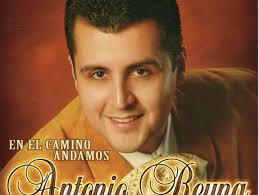 While in Santa Barbara, I bumped into my friend and producer of 4 of my  recordings- Diego Casillas... His beautiful wife is Alina Estrada who plays  with Mariachi Catrinas... I've known Alina