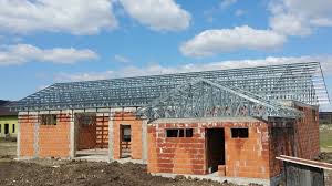 Convertim proiecte case pe zidarie la structura metalica usoara. Acoperis Bistrita Construit Pe Structura Metalica Usoara De Unic Rotarex Durata Si Costurile Constructiei Su Steel Structure Steel Roofing Modular Structure