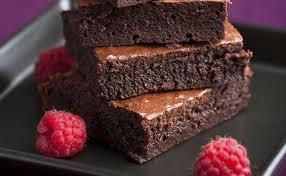 Da nehme ich mir die hälfte und es ist immer noch sehr süss und schokoladig. 2 Zutaten Brownies Mit Nutella Nutella Kuchen Einfach Nutella Kuchen Backen Kuchen Und Torten Rezepte