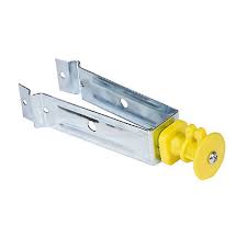 Electric fence insulators for wooden or t posts, polywire, polytape, gate and more. American Farmworks Chain Link Electric Fence Insulators Yellow Pack Of 10 Iclxy Afw At Tractor Supply Co
