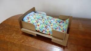 Doch halten sie auch was sie versprechen. Puppenbett Aus Pappe Selber Machen Frag Mutti
