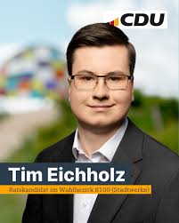 Tim Eichholz kandidiert im Wahlbezirk 8100 (Stadtwerke), ist 19 Jahre alt,  Student der Rechtswissenschaften 📚⚖️ und seit 2021 mit großer Leidenschaft  politisch aktiv 🗳️. In seiner Freizeit engagiert er sich bei der