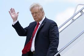 Bannon, pictured in august leaving federal district court in manhattan after his arrest and arraignment on fraud charges. Trump Pardons Ex Aide Bannon But Not Himself Or Family Arab News