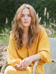 She starred in everybody wants some (2016). Meet Who What Wear S July Cover Star Actress Zoey Deutch Who What Wear