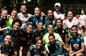 Só o primeiro passo presente em todas as edições olímpicas do futebol feminino, volante de 43 anos diz que currículo vencedor da técnica pia sundhage aumenta confiança no inédito ouro Pin De Lara Vedelago Em Selecao Feminina Selecao Brasileira Feminina Brasileiro Feminino Selecao Brasileira