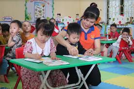 Cô giáo Nguyễn Thị Thùy Dương yêu nghề, mến trẻ