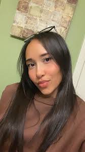 Hi everyone, I'm Aida , I'm 22. I moved to San Diego 6 months ago. I'm  looking for friends to hang out with. It's been really difficult find  friends here! I love