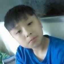 Stream James Low music