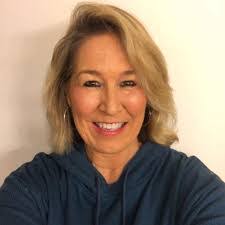 Sherri Raymer's Instagram, Twitter & Facebook