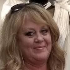 Stephanie Pate's Instagram, Twitter & Facebook