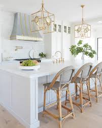 White gold kitchen inspiration my domaine the definitive source. Luxury Chic Airy And Based In Tradition Interiors Decoholic