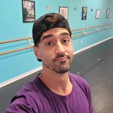 Jeffrey Gomes's Instagram, Twitter & Facebook