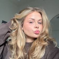 Janice Pyle's Instagram, Twitter & Facebook