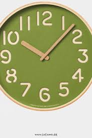 Wanduhr Thomson Paper Aus Holz Und Papier In Der Farbe Grun Wanduhr Holz Wandur Design Design Wanduhr Wanduhr Holz Grun Wanduhr Grun Wanduhr Modern