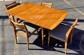 It features two drop leaves that lift to extend the. Drop Leaf Dining Table With 4 Chairs Midcentury Modern Dining Room Sets Sweet Modern Akron Oh
