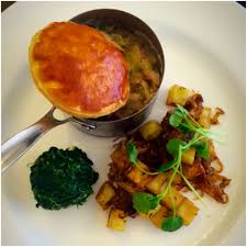 Chicken And Leek Open Top Pie Spinach And Parmentier Potatoes Main Course Parmentier Potatoes Leeks