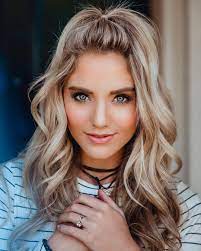 Happy Birthday Savannah Labrant Can T Wait To See Your Little Family Progress Through Tim Medium Length Hair Styles Easy Hairstyles For Long Hair Hair Styles