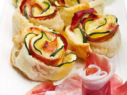 Roses De Courgettes Et Jambon Cru Recette En 2020 Recette Apero Original Alimentation Recettes De Cuisine