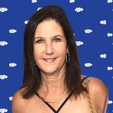 Leslie Steinberg's Instagram, Twitter & Facebook