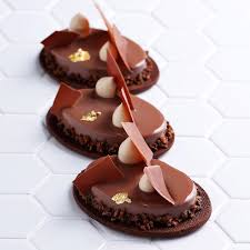 Karim Bourgi Official On Instagram Oval Streusel Chocolat Sans Gluten Cremeux Azelia Biscuit Dacqu Chocolat Sans Gluten Dacquoise Noisette Desserts Sucres