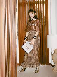 Jun 08, 2021 · 女優の池田エライザさんが、ファッションブランド「バーバリー」の公式アンバサダーに就任した。池田さんは日本初の公式アンバサダーで. Ellegirl ãƒãƒ¼ãƒãƒªãƒ¼ ã®æ–°ã‚¢ã‚¤ã‚³ãƒ³ ãƒã‚±ãƒƒãƒˆãƒãƒƒã‚° ã«ä½•å…¥ã‚Œã‚‹ ã‚¨ãƒ« ã‚¬ãƒ¼ãƒ« ã‚ªãƒ³ãƒ©ã‚¤ãƒ³