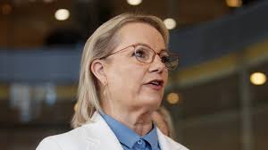 ACTU secretary Sally McManus says people have questioned her “personal  safety” amid CFMEU fallout