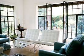 Serramenti in ferro che non sono la semplice cornice di un vetro, ma è una parete tecnologica frutto di scelte funzionali ed estetiche. Pregi E Difetti Infissi In Ferro Gli Infissi Pregi E Difetti Infissi In Ferro