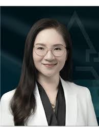 Christine Guo's Instagram, Twitter & Facebook