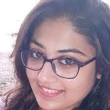 Darcie Dingey's Instagram, Twitter & Facebook