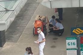 She previously contested in the 2015 general elections with the workers' party (wp) team for marine parade (grc) but lost to the people's action party (pap) team. Ge2020 Wp S He Ting Ru Shares More Context On Viral Snap With Elderly Cardboard Collector In Sengkang Nestia