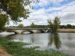 O dito musico/galerista foi abrir por favor uma . para os srs engienheiros virem visitar os bichos (pontesorenses) e as suas obras de alto valor ecologico! Montargil O Que Visitar Na Regiao Diario De Bordo Da Gi