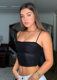 Sarah-Jade Bleau - Free pics, galleries & more at Babepedia