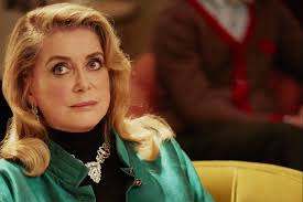 Catherine Deneuve Stars in Roger Vivier's 2019 Holiday Film