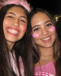 Hi! My name is Kiana Matsunaga and I am from Palatine, IL. I am 100%  committed to mizzou and I plan to go in undecided. I love music festivals,  going to the