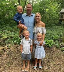 The couple's first child weighed 7 pounds, 1 ounce, and was just over 19 inches long. Steelers Ben Roethlisberger Admits Past Addictions To Alcohol And Porn Daily Mail Online