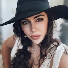 The dude in Love is Blind UK is ruining Human Design for me !!! if I hear  him say “trust my spleen” one more time I swear to god 🤬