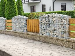 Selbstverständlich ist der preis ein wichtiger punkt, welcher bei der kaufentscheidung berücksichtigt werden sollte. Der Zaun Arten Materialien Aufbau Bauen De