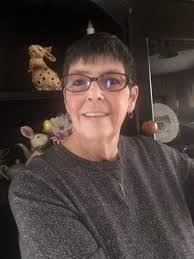 Victoria Squires's Instagram, Twitter & Facebook