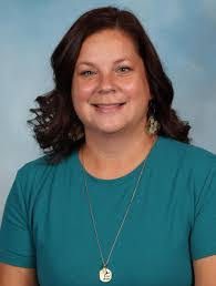 Lisa Peifer's Instagram, Twitter & Facebook