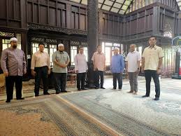 In order to maintain authenticity and attractiveness, lada has drafted strict policies on urban and infrastructural development. Saff Bahtera Bppns Badan Perhubungan Pas Negeri Selangor Menziarahi Tan Sri Khalid Ibrahim Mantan Mb Selangor Berita Parti Islam Se Malaysia Pas